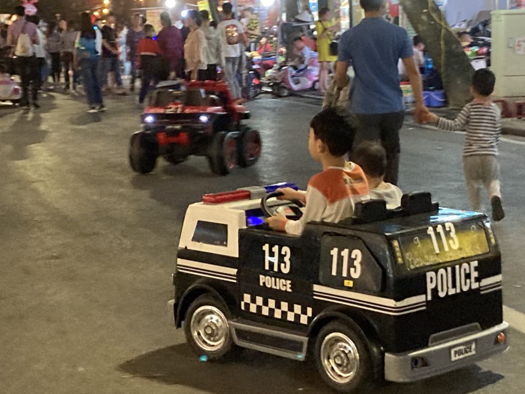 ベトナムの警察は113番